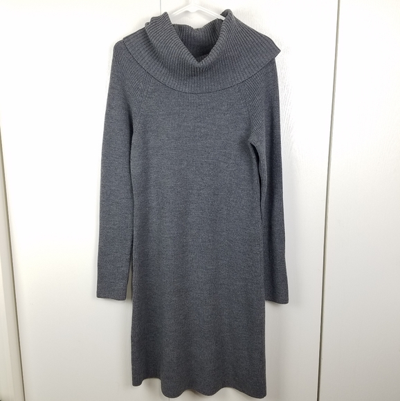 Vineyard Vines Funnel Neck Sweater Dress
Sz Med - Picture 2 of 6